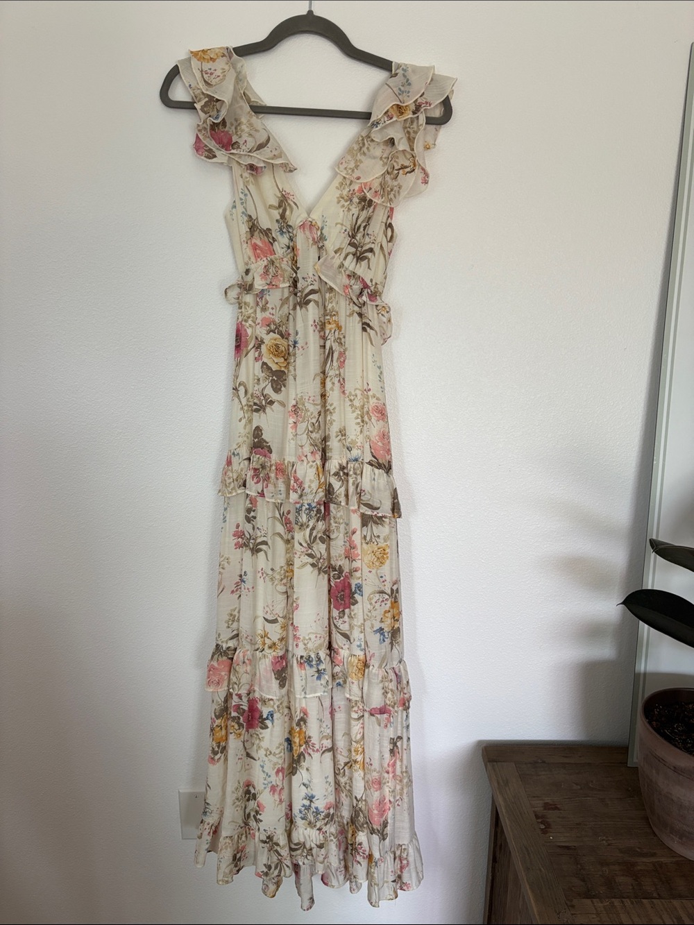 Francesca's Collections Cream Floral Ruffle Tiered Maxi Dress